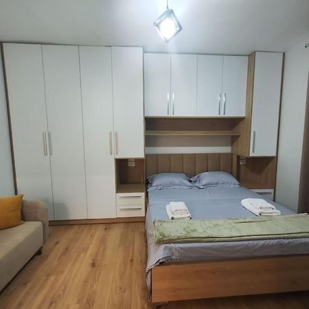Starlight Downtown Apartment Тирана Екстериор снимка