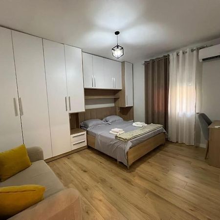 Starlight Downtown Apartment Тирана Екстериор снимка